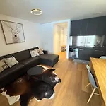 Beautiful Sunny New 1 Bed Flims