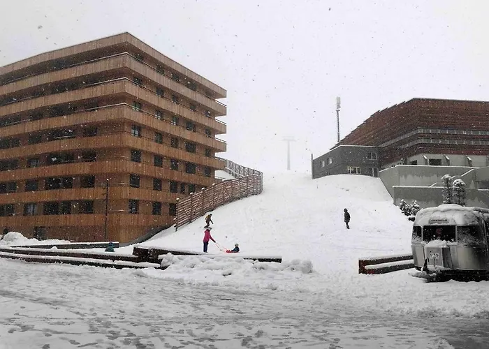 Beautiful Sunny New 1 Bed Flims