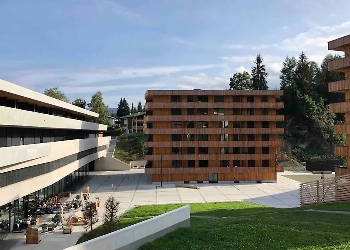 Beautiful Sunny New 1 Bed Apartment