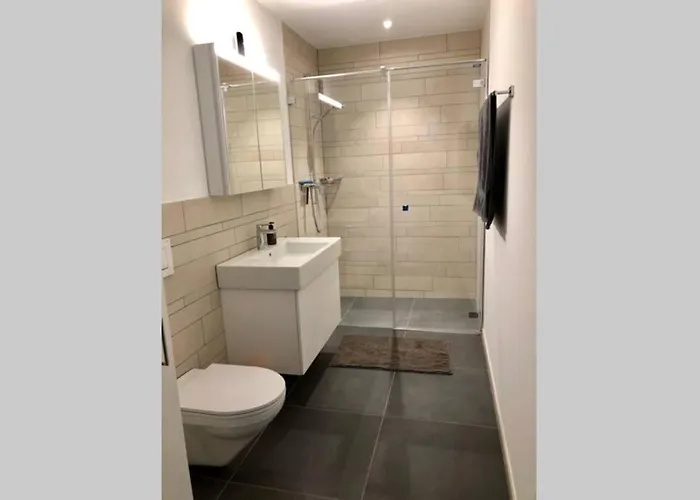 Апартаменты Beautiful Sunny New 1 Bed Флимс