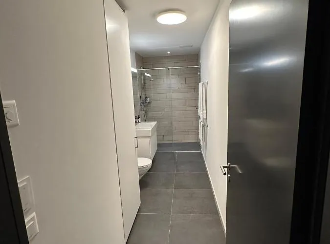 Beautiful Sunny New 1 Bed Апартаменты