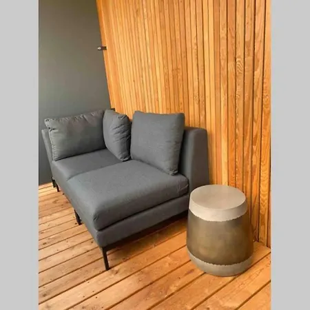 Apartmán Beautiful Sunny New 1 Bed Flims