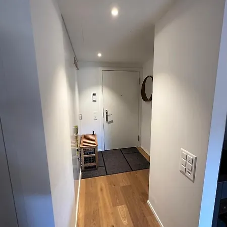 Beautiful Sunny New 1 Bed Apartmán