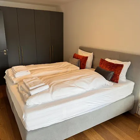Apartmán Beautiful Sunny New 1 Bed Flims